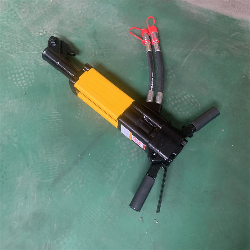 液压破碎镐.jpg 液压破碎镐.jpg