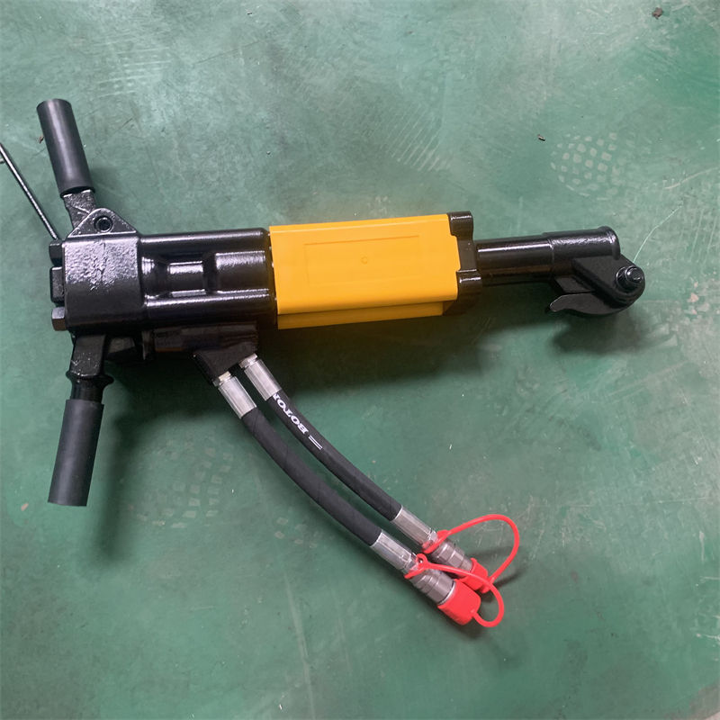 液压破碎镐3.jpg 液压破碎镐3.jpg