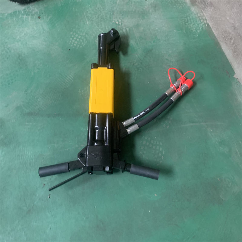 液压破碎镐6.jpg 液压破碎镐6.jpg