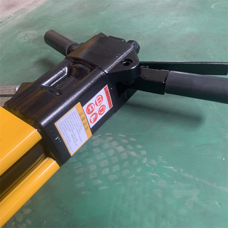 液压破碎镐4.jpg 液压破碎镐4.jpg