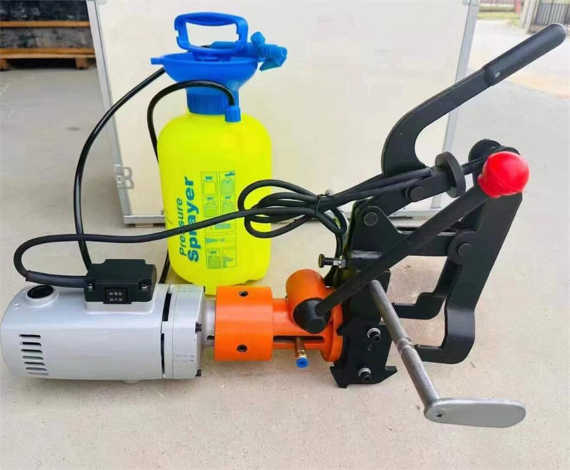 电动钢轨钻孔机9.jpg 电动钢轨钻孔机9.jpg